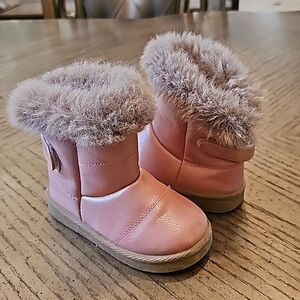 Toddler girls pink Cozy boots size 8